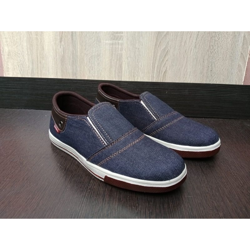 SEPATU KICKERS NEW CASUAL KEKINIAN