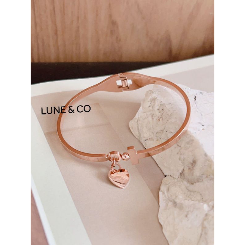 Bangle Fashion Tiffa Gantung Titanium BS233