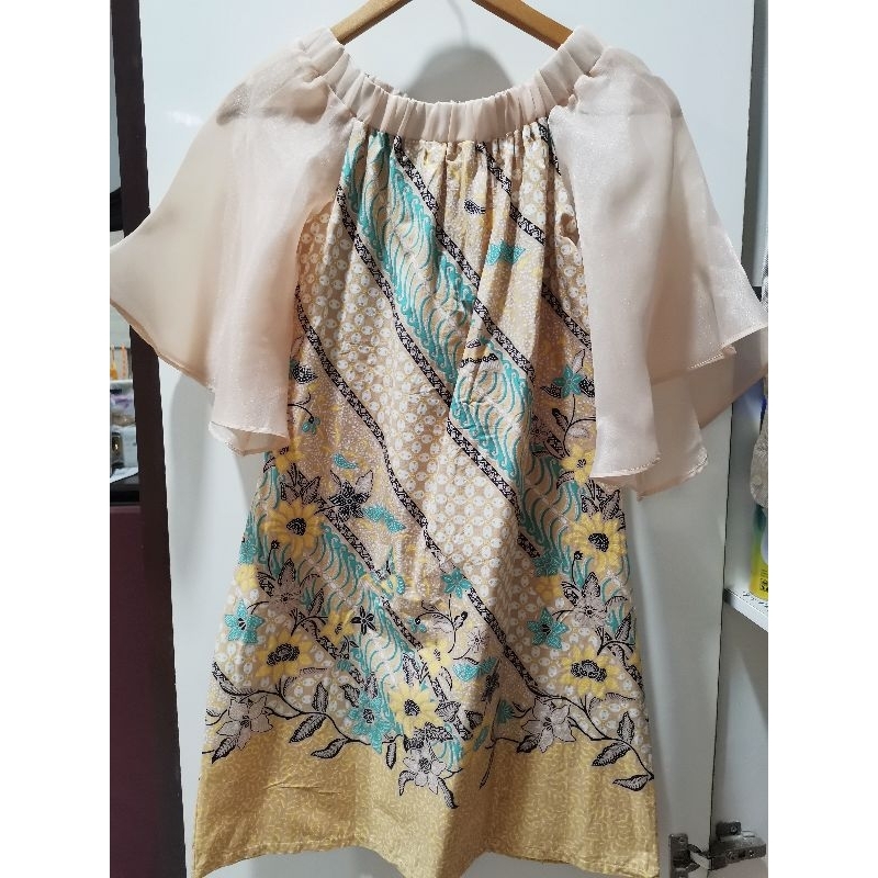 Dress Batik Coklat Muda Lengam Batwing Kain Kaca Gold (PRELOVED)