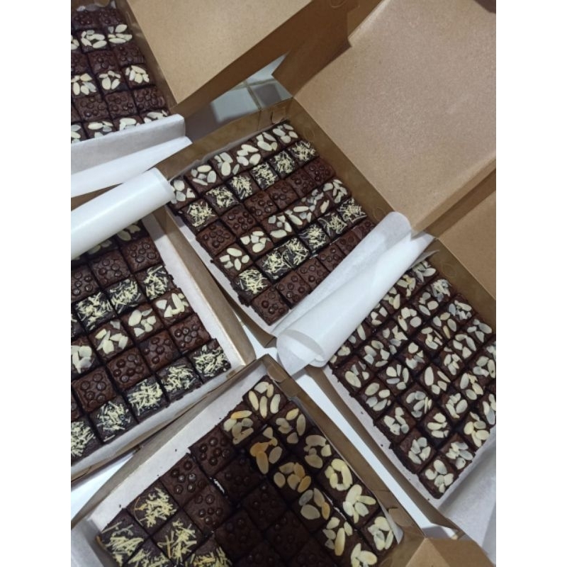 

BrowBox by XAVARA KITCHEN