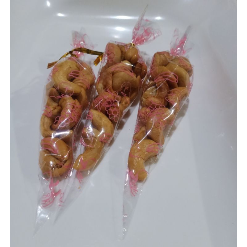 

kacang mete matang(kemasan contong/ekonomis)