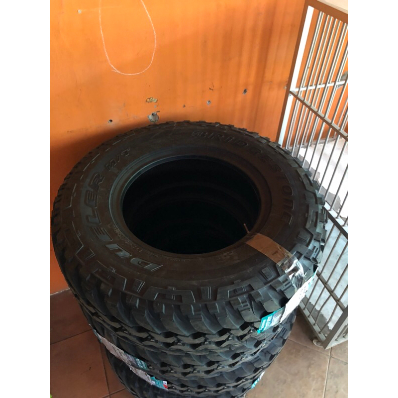 Bridgestone dueler 764 MT 245/75/16