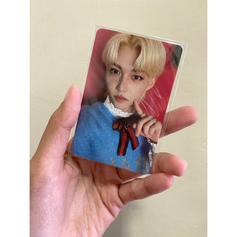 Trade to Photocard Hyunjin T-Crush (Maxident)