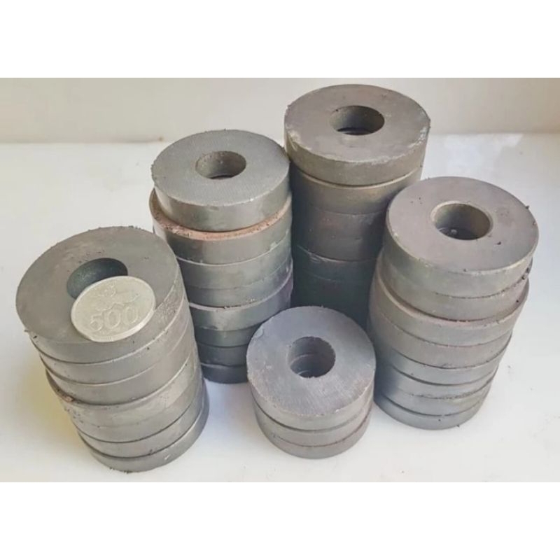 Magnet donat jenis ferrite exs magnetron, lebih lengket dr magnet sepiker