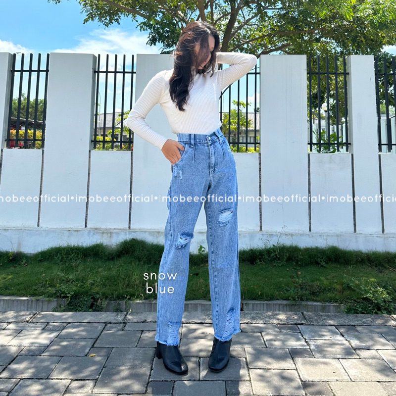 BOYFRIEND ADELLE RIPPED SOBEK // BF JEANS SNOW SOBEK HIGHWAIST