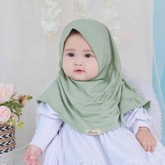 Jilbab / Hijab Segitiga Instan Anak &amp; Bayi / hijab Instan / Segitiga Instan anak &amp; bayi Jersey &amp; diamond crepe / Hijab Anak  &amp; BayiMurah