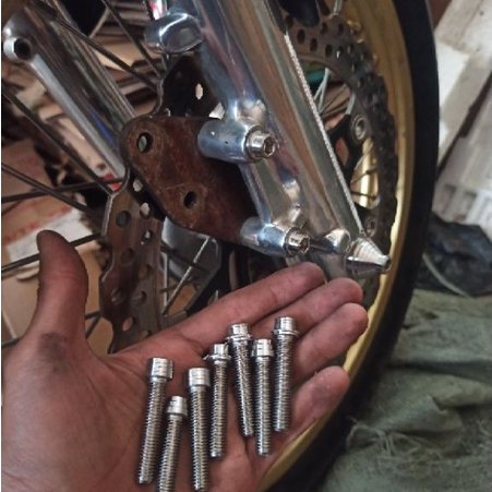 Baut pangkon kaliper bottom bawah skok ninja stainless bubut (1biji)