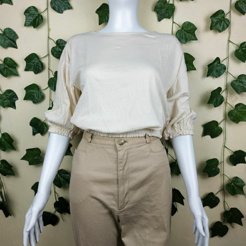 Preloved P❤️ Mantan Bukan Baru WH103 Uniqlo atasan blouse wanita putih tulang krem cream katun kaos 