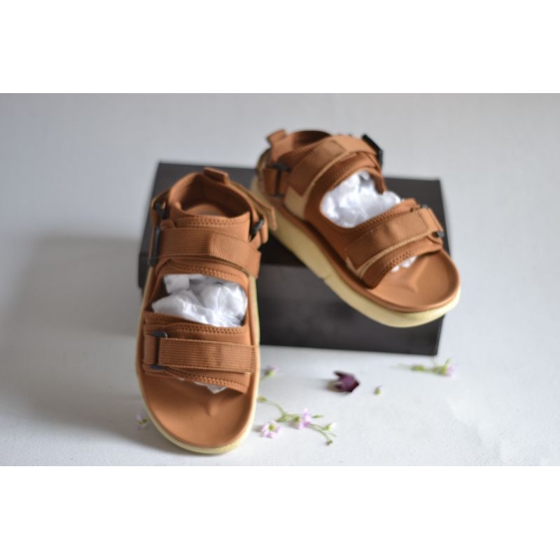SANDAL GUNUNG/Treveling footwear original/pria/wanita kasual
