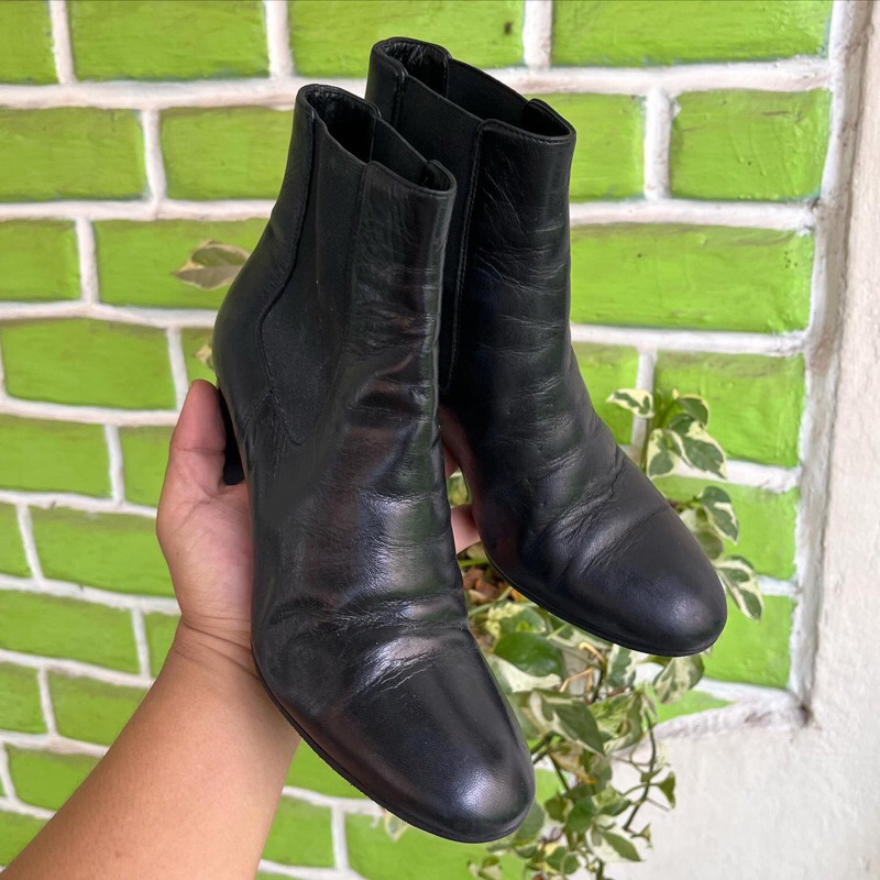 YSL BOOTS HILLS