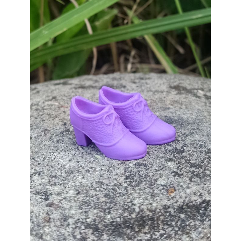 Sepatu Barbie varian ungu