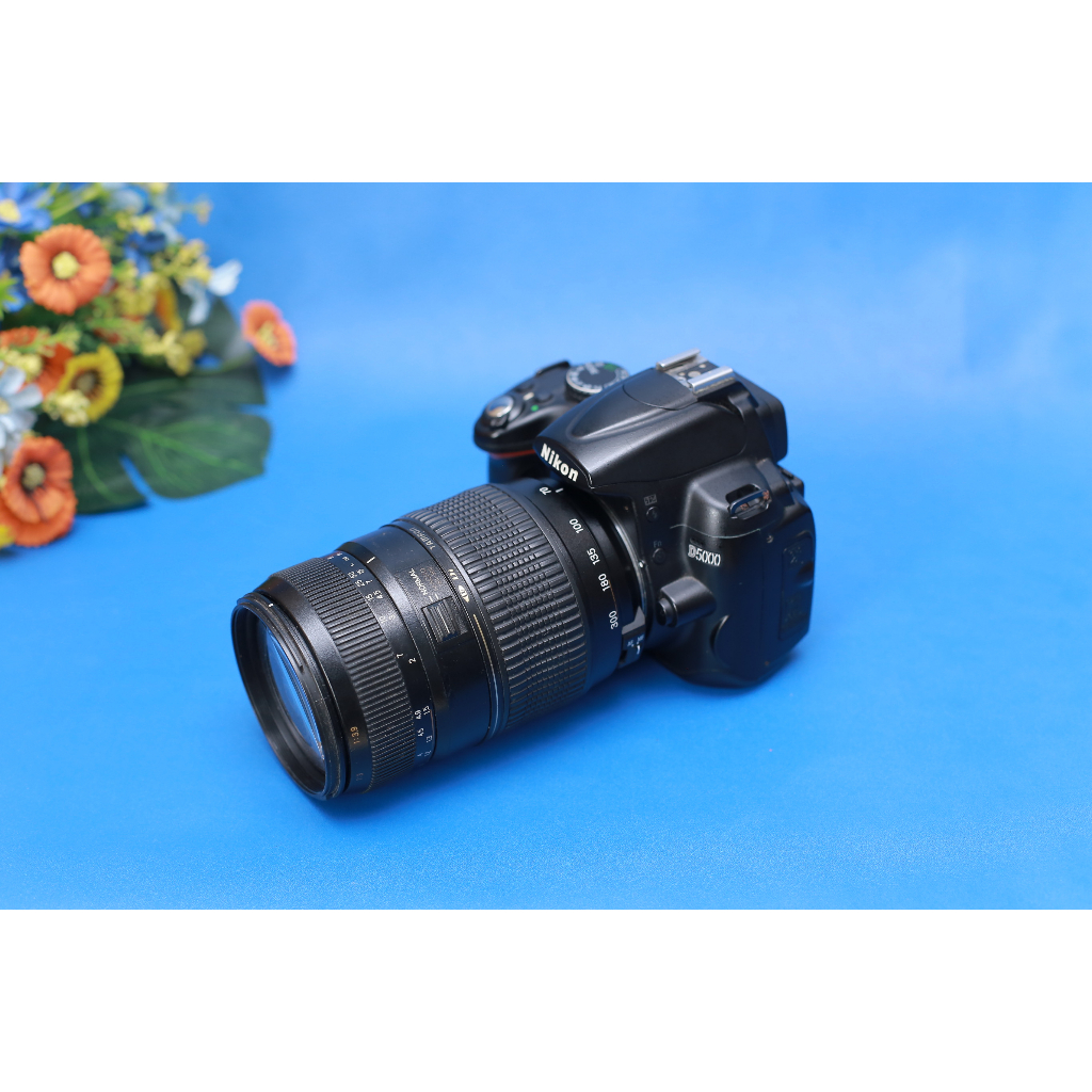 Kamera NIKON D5000 Lensa Tele Zoom Kamera DSLR -vg