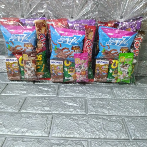 

Paket Bingkisan Ulang Tahun