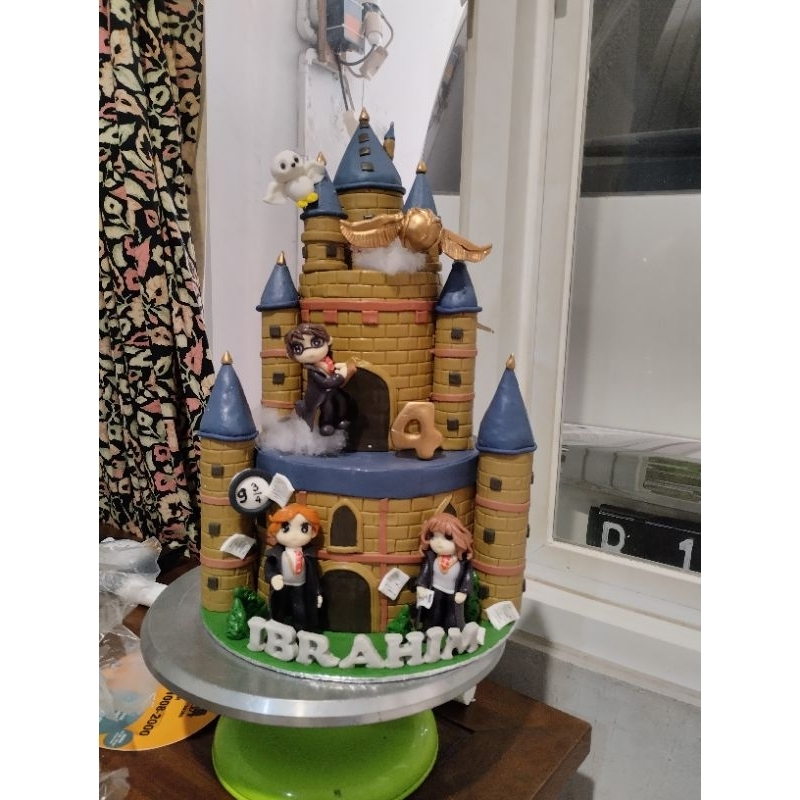 

Kue ulang tahun harry potter / castile 800 + admin