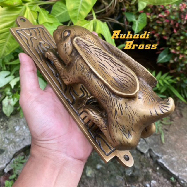 Door knocker / Ketukan pintu rumah kuningan antik motif kelinci
