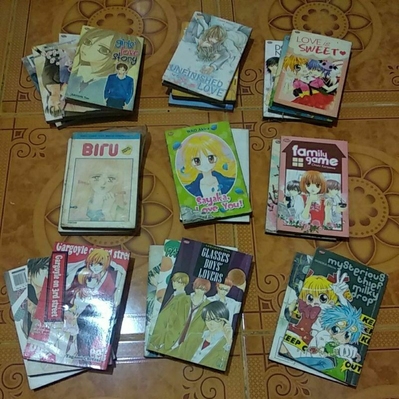 

Komik Cantik ( 50 Buku )