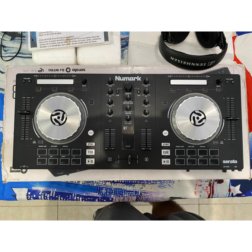 Numark Mixtrack Pro 3