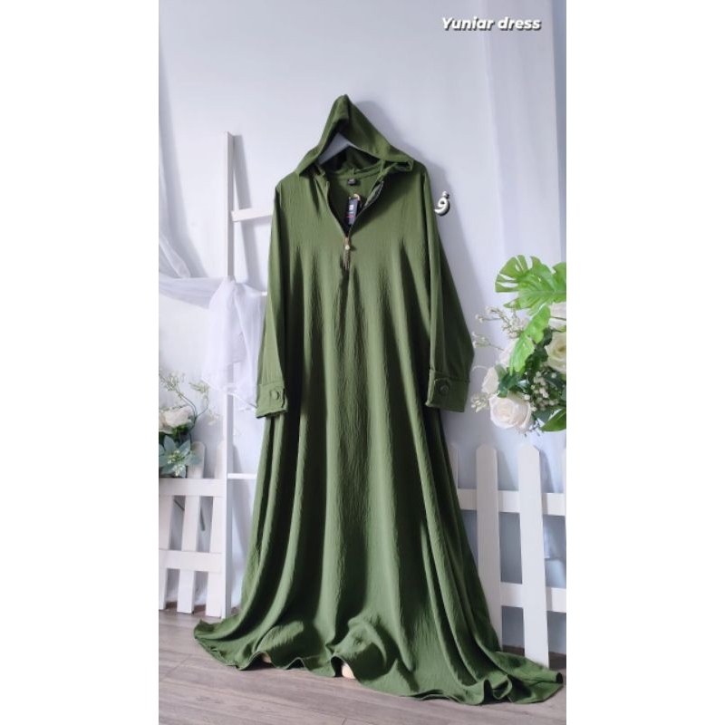 Yuniar Dress hoodie by Akukarisa