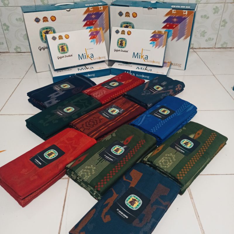 Sarung Gajah Duduk Mika Kembang
