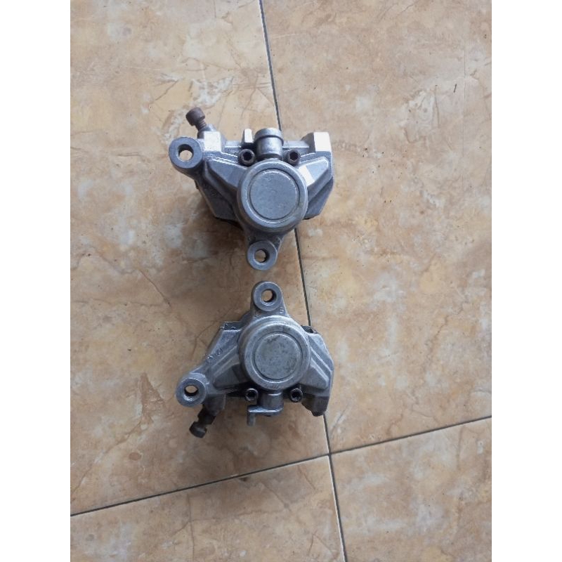 Kaliper kanan kiri original Yamaha FZR 150