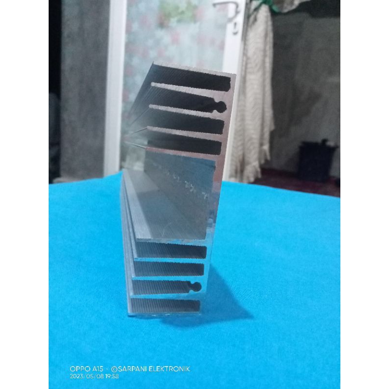 PENDINGIN 4 set Lubang sanken 5sirip. Heatsink 30x10cm tebal 4Mili
