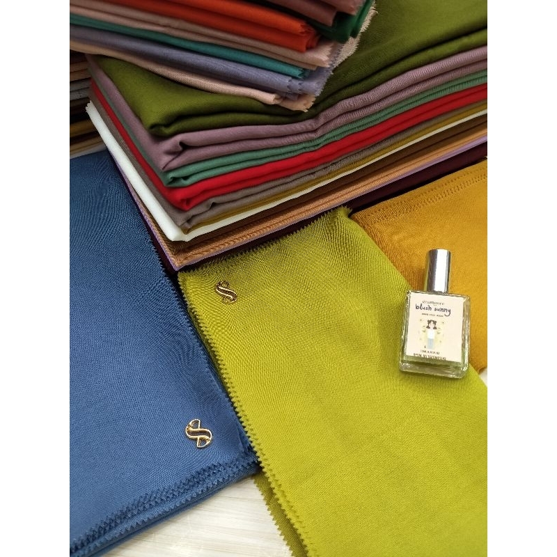 HIJAB VOAL PIN LOGO(S)+KEMASAN POUCH POLOS