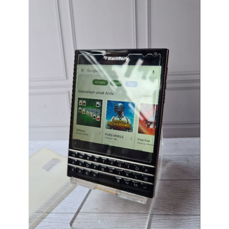 Blackberry Passport sudah android