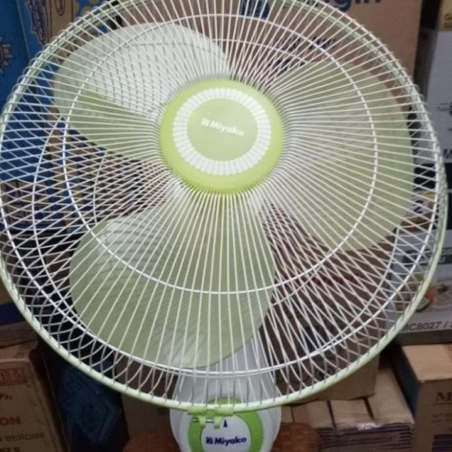 Miyako Wall Fan KAW 1662. KAW-1662 Kipas Angin Dinding