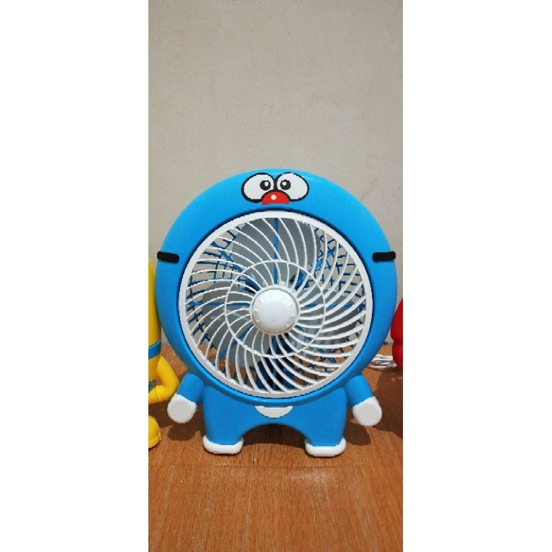 KIPAS ANGIN MEJA LISTRIK MOTIF KARAKTER 10 INC