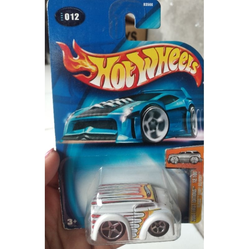 hot wheels Blings dairy delivery 2004 first editions