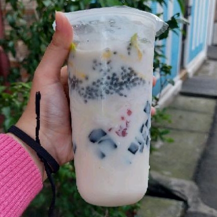 

BUKAN SEKEDAR ES TELER AJA