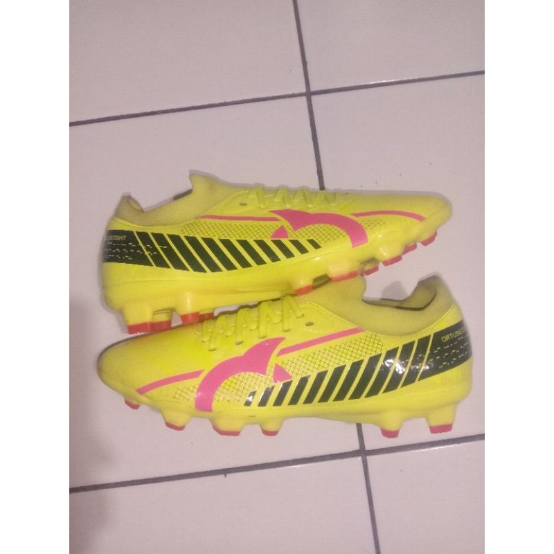sepatu Bola second ortuseight fg