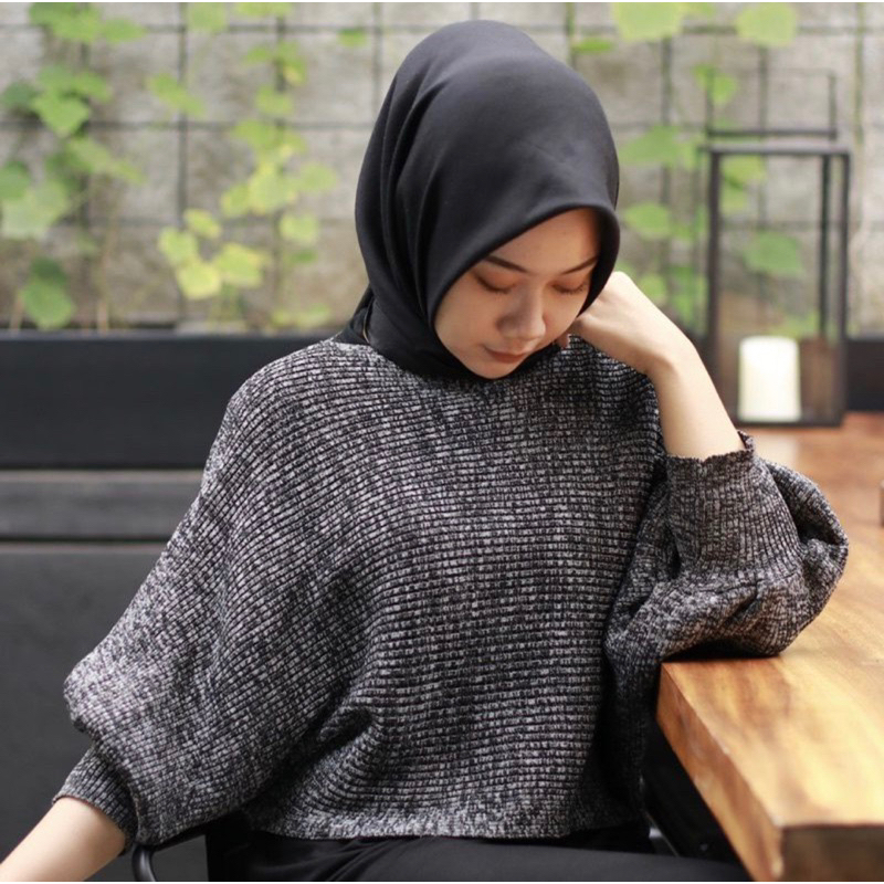 Sweater Batwing Lengan Balon