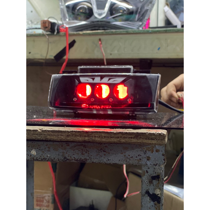 LAMPU DEPAN SATRIA LUMBA CUSTOM LASER PREDATOR LAMPU DEPAN SHOGUN KEBO LAMPU DEPAN SUZUKI TORNADO