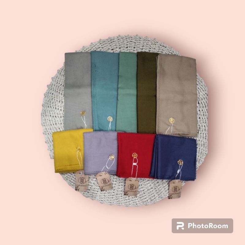 Jilbab segiempat Rahina