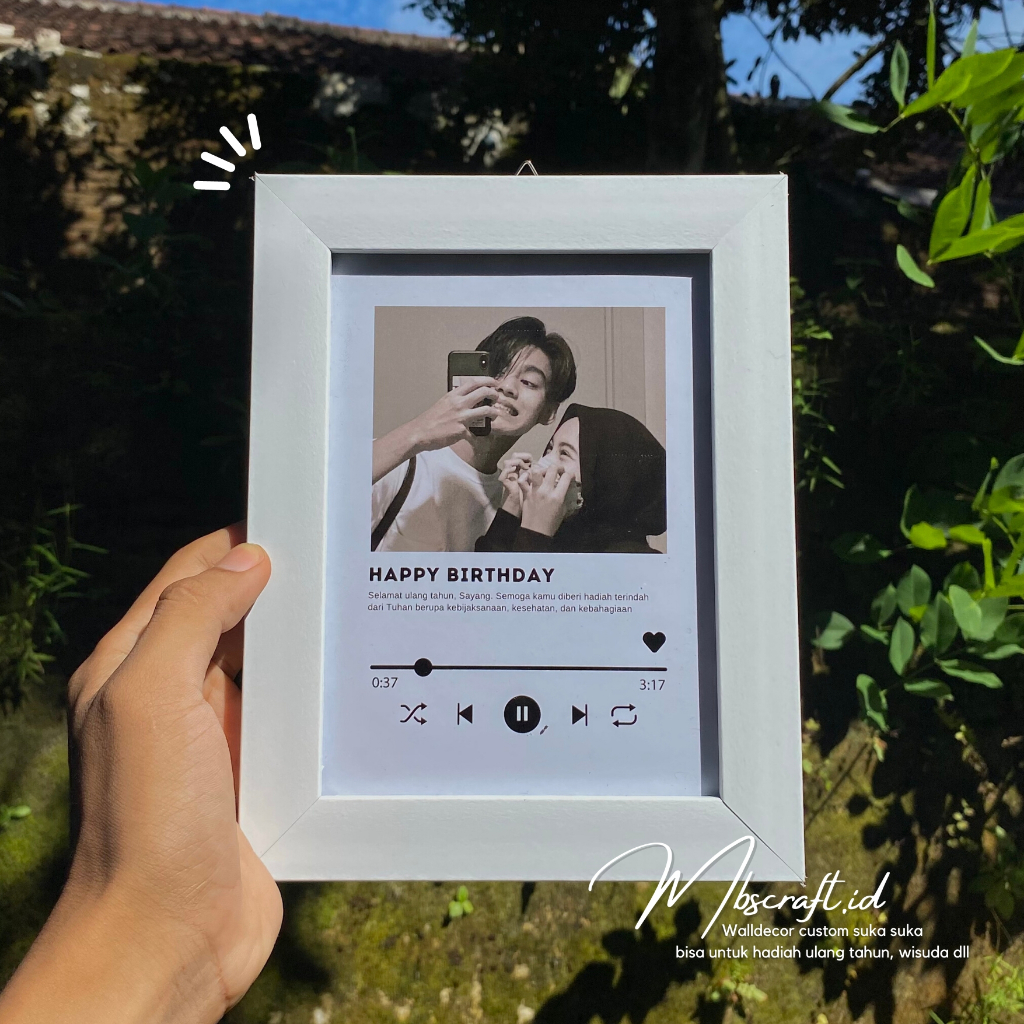 Cetak Foto bingkai kaca custom Kado wisuda, kado ulang tahun, kado pernikahan, kado graduation, kado