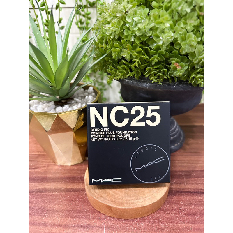 MAC COMPACT STUDIO FIX POWDER PLUS FOUNDATION / BEDAK