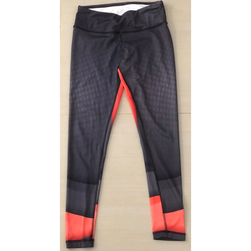 Celana olahraga joging senam sixpack size M