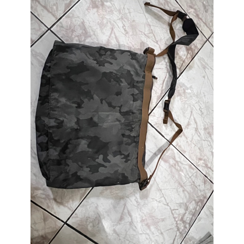 sling bag bodypack preloved bekas