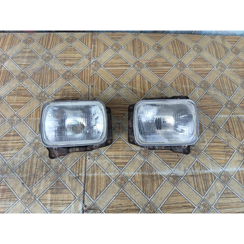 headlamp lampu depan kijang super carry L300 original Koito HALOGEN H4 KL3 sepasang copotan