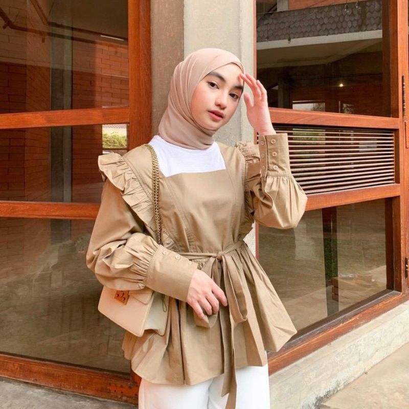 ‼️READY‼️KYARA BLOUSE - RUFFLE SQUARE NECK BLOUSE LENGAN BALON - PEPLUM BLOUSE - SQUARE TOP BLOUSE HIJAB