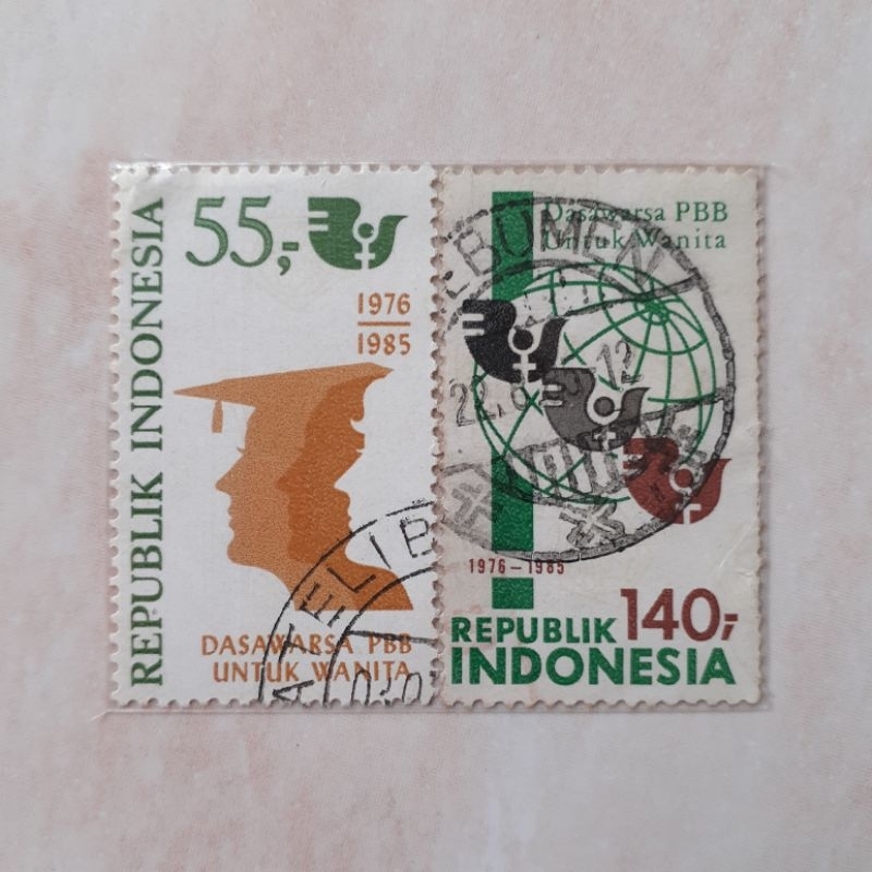 

Perangko Indonesia Dasawarsa PBB untuk Wanita Tahun 1985 set lengkap -2pcs