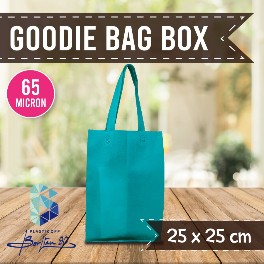 

Goodie Bag Handle Box uk 25x25x25 cm 65 gsm isi 12 pcs