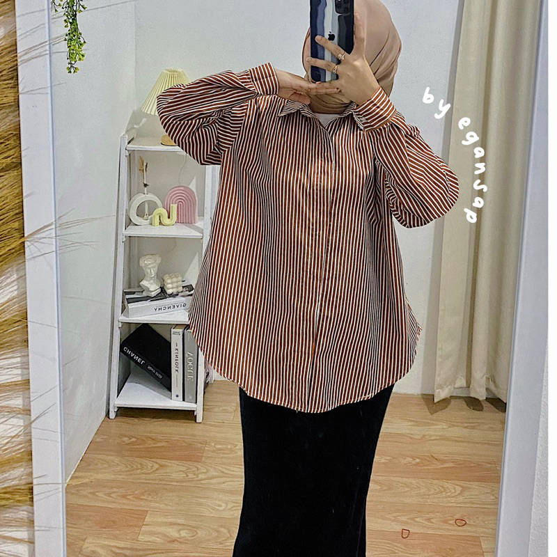 Bita Kemeja Salur | Garis Stripe Oversize Shirt Basic Atasan Kekinian Kemeja Wanita.