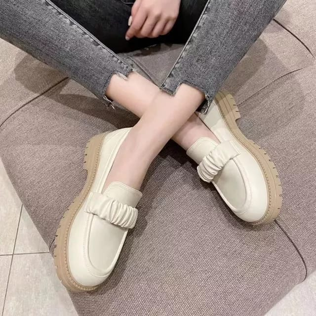 SEPATU WANITA DOCMART '' JULIA '' LOAFERS CREAM MATEE PREMIUM DM 288