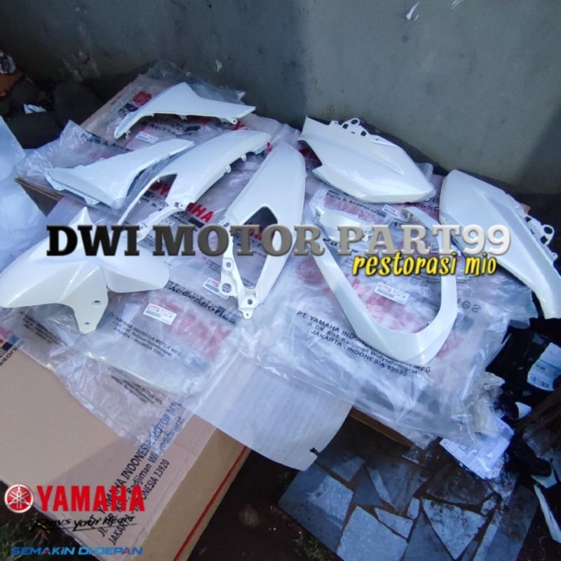 FULL SET BODY HALUS NMAX N MAX OLD 2DP-P1 PUTIH 2016-2019 ORIGINAL YAMAHA