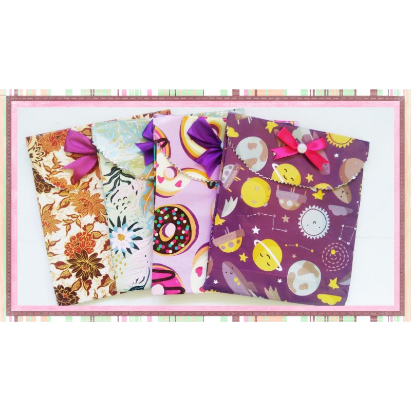 

Paperbag Kecil Kertas Kado Motif Free Pita/Kertas Kado Instan/Kantong Kado Siap Pakai