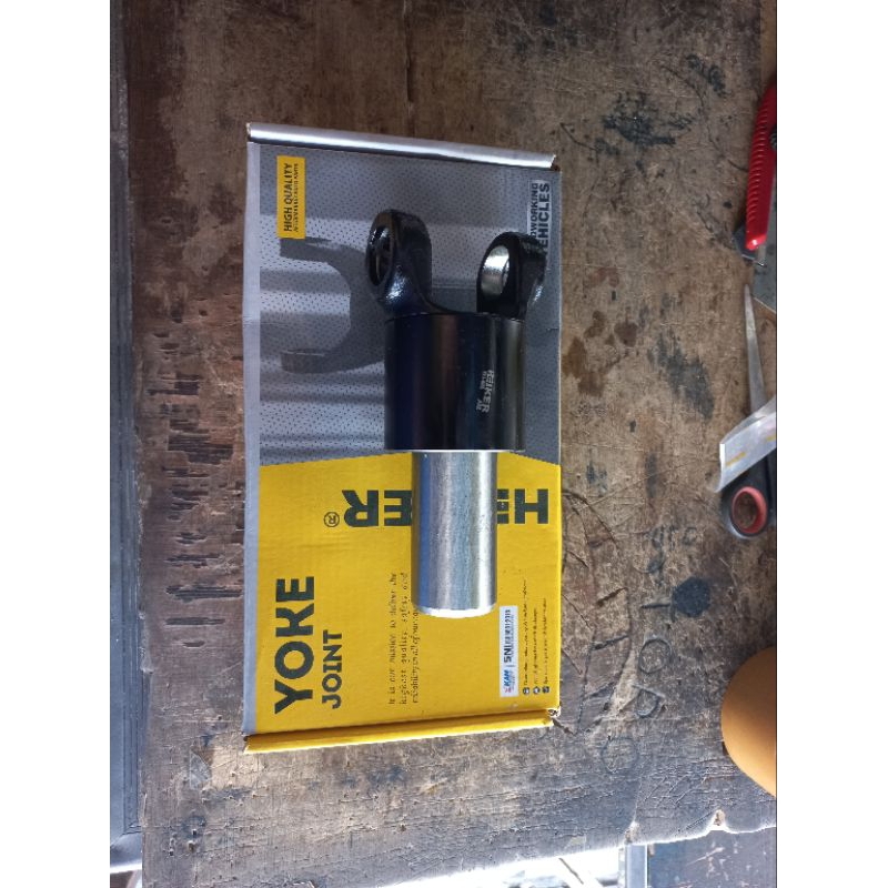 HEIKER Yoke sleeve isuzu panther 2.300 cc