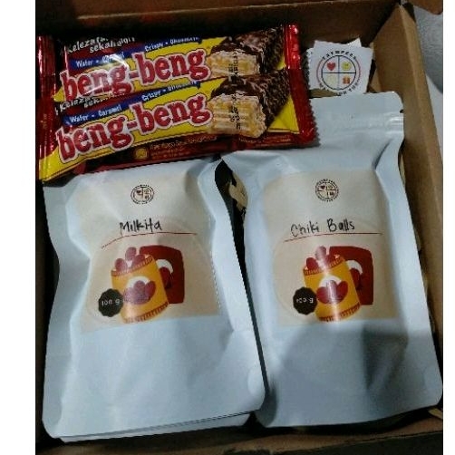 

SNACK BOX HAMPERS
