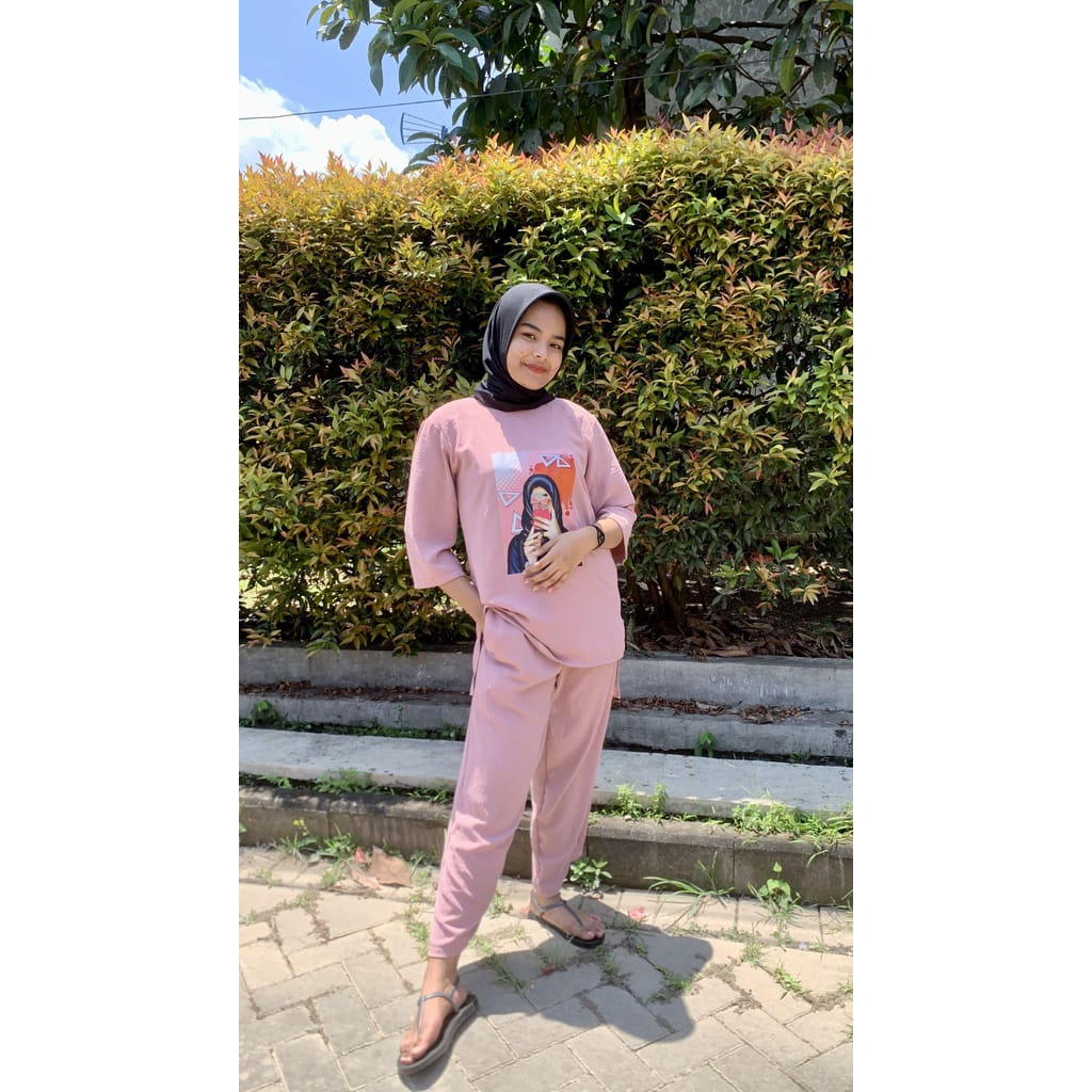 SETELAN WANITA TERBARU DIANTY SET BAHAN CRINKLE AIRFLOW  APLIKASI SABLON UKURAN M  L XL XXL LD 100 - 120 CM PC 96 CM REALPICT SETELAN CELANA DAN ATASAN WANITA SETELAN CRINKLE JUMBO ONE SET WANITA KOREAN STYLE SETELAN WANITA TERBARU 2023 KEKINIAN
